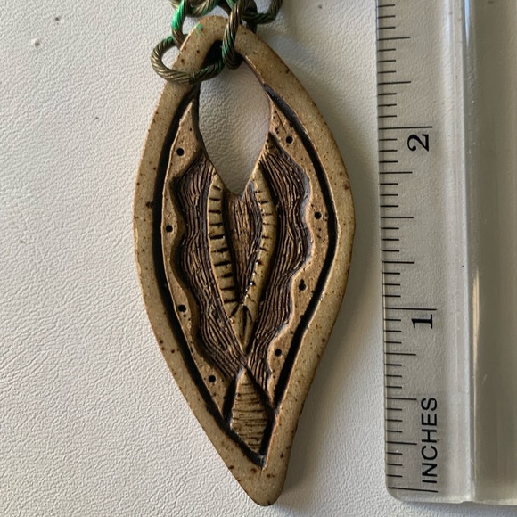 Necklace leaf pottery pendant - Picture 4 of 10
